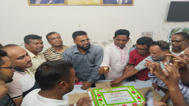 বিএনপি নেতা আজাদের জন্মদিন পালন