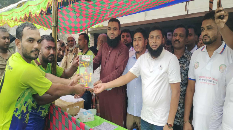 শার্শায় কোকো স্মৃতি ফুটবল টুর্নামেন্টে চ্যাম্পিয়ন হয়েছেন নাভারণ ফুটবল একাদশ