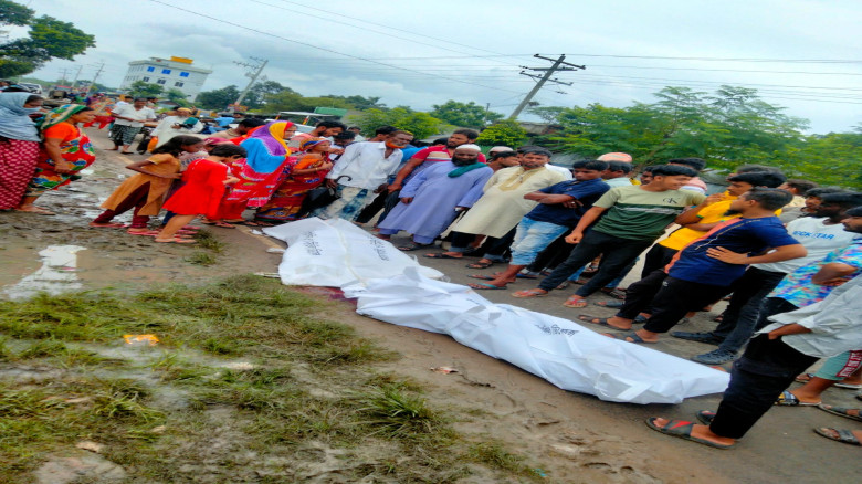 যশোরের মনিরামপুরে বাসের ধাক্কায় দুই ভ্যান যাত্রী নিহত,‌ আহত ৩