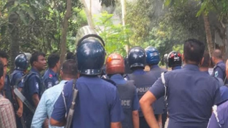 পাবনায় মসজিদ নির্মাণ বিরোধে সংঘর্ষ, প্রাণ গেল যুবক হাফিজুরের