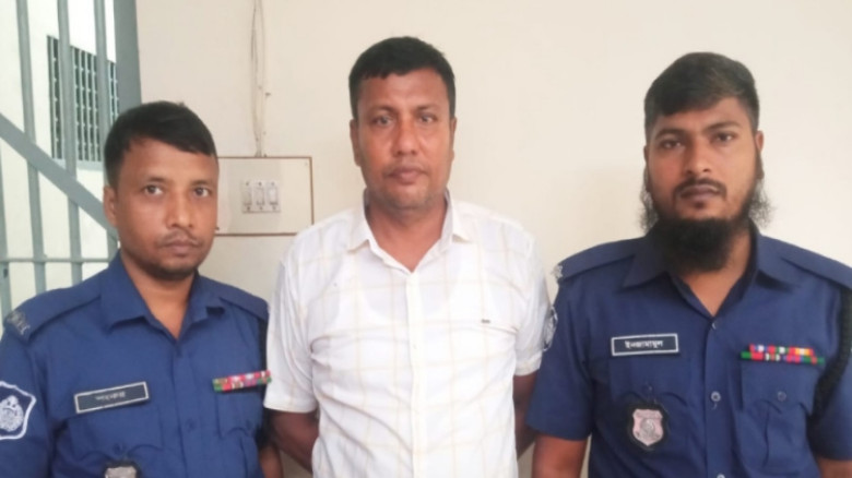 ঝিকরগাছা পানিসারা ইউপি চেয়ারম্যান জাকির হোসেন গ্রেফতার