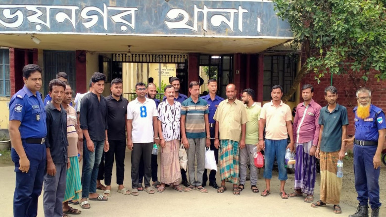 সরকার বিরোধী শ্লোগান, অভয়নগরে ৮২ জনের বিরুদ্ধে মামলা, গ্রেপ্তার ১১
