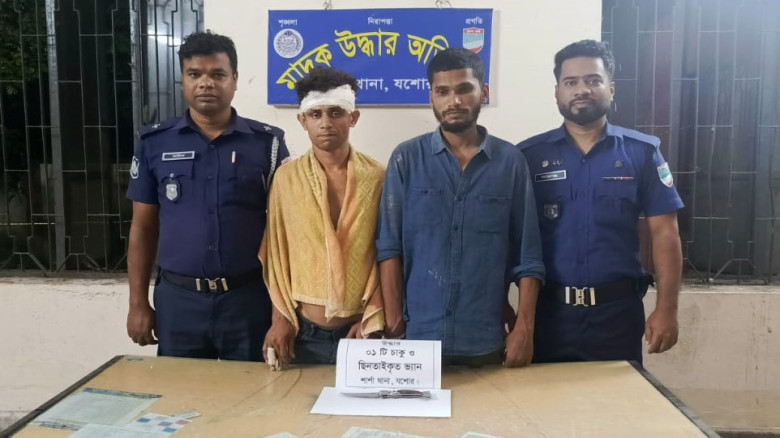 যশোরের শার্শায় ছিনতাইকৃত ভ্যান উদ্ধারসহ আসামি আটক -২