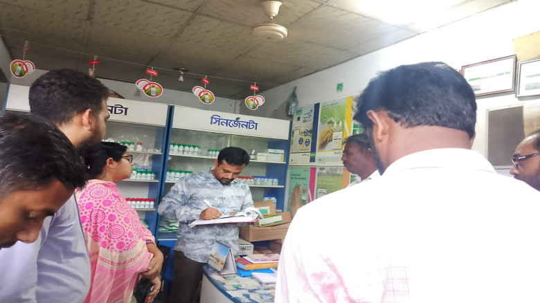 ভ্রাম্যমাণ আদালতের অভিযান, চার দোকানীর ৭০ হাজার টাকা জরিমানা