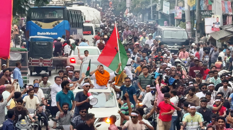 ১৭ বছর পর কেশবপুরে ছাত্রদলের সাবেক কেন্দ্রীয় সভাপতি শ্রাবণকে বরণ করে নিল হাজারো জনতা