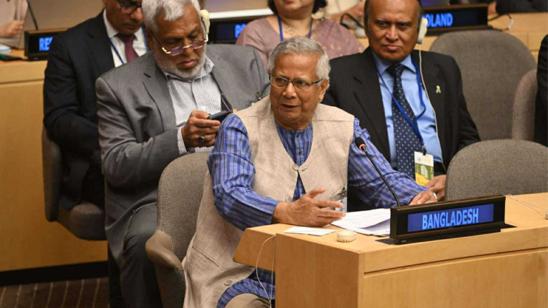 ফেব্রুয়ারিতে সংসদ নির্বাচন বলে মার্কিন প্রেসিডেন্টকে অবহিত করেছেন প্রধান উপদেষ্টা