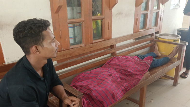 যশোরে রাস্তার পাশে ছিটকে পড়ে আলমসাধু চালকের মৃত্যু