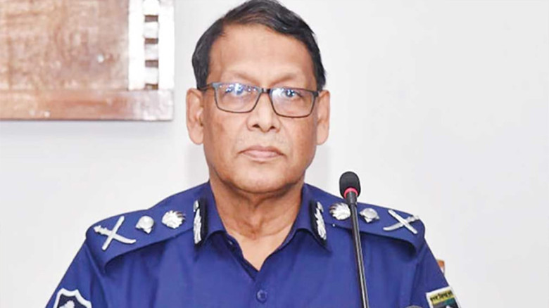 পুলিশের খোয়া যাওয়া অস্ত্র ও নির্বাচন প্রসঙ্গ: আইজিপি-র ব্রিফিং
