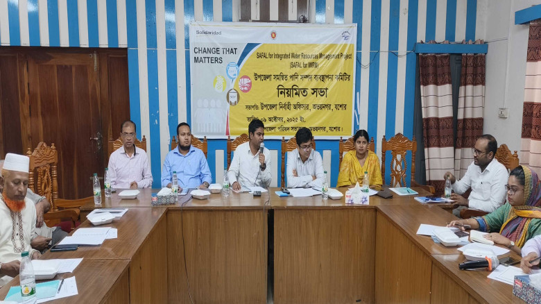 অভয়নগরে সমন্বিত পানিসম্পদ ব্যবস্থাপনা কমিটির সভা সরকারি খাল খননে বাধা নেট-পাটা ও কচুরিপানা