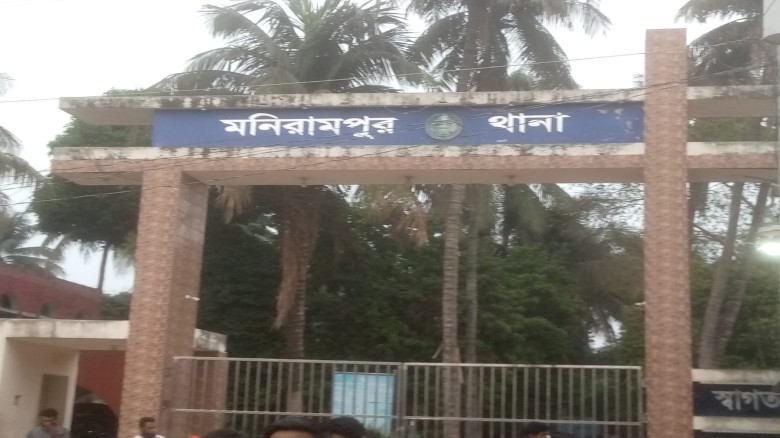 ঘেরের বিদ্যুতের তারে জড়িয়ে মুয়াজ্জিনের মর্মান্তিক মৃত্যু