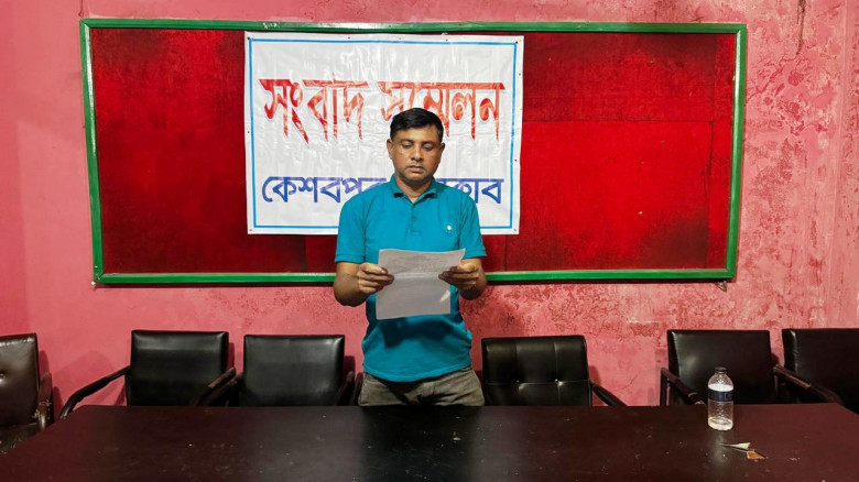 কেশবপুরে পৌর বাড়ি মালিক সমিতি থেকে পদত্যাগ করেই নির্বাচনের দাবি