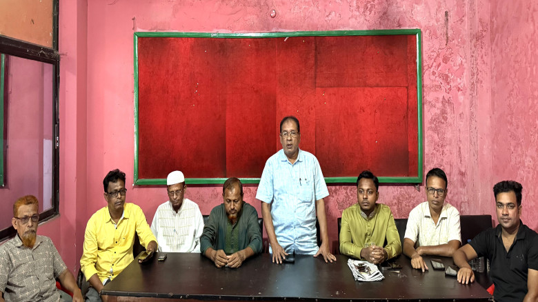 যশোরের কেশবপুরে সাংবাদিক সুশান্তের উপর হামলায় প্রতিবাদ সভা