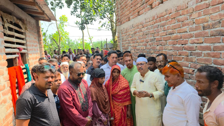 উলাশীতে নিহত মাসুম বিল্লাহর পরিবারের পাশে মফিকুল হাসান তৃপ্তি