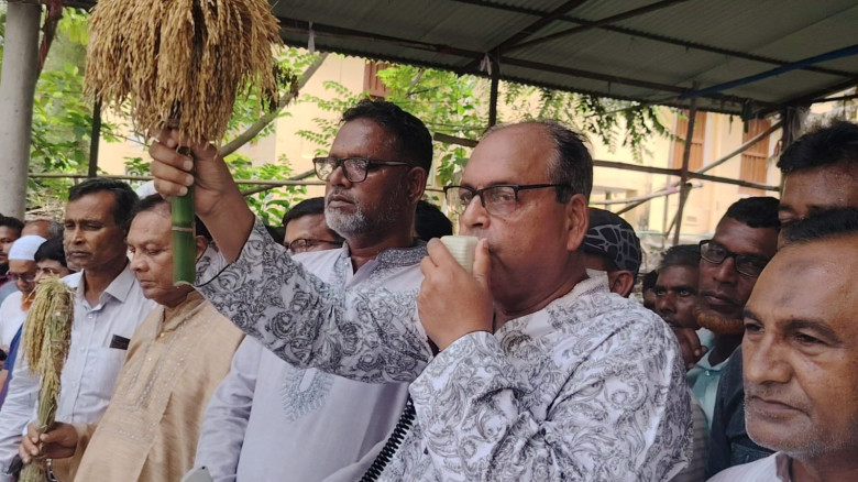 চুয়াডাঙ্গায় নেতাকর্মীদের সাথে মতবিনিময়কালে শামসজ্জামান দুদু