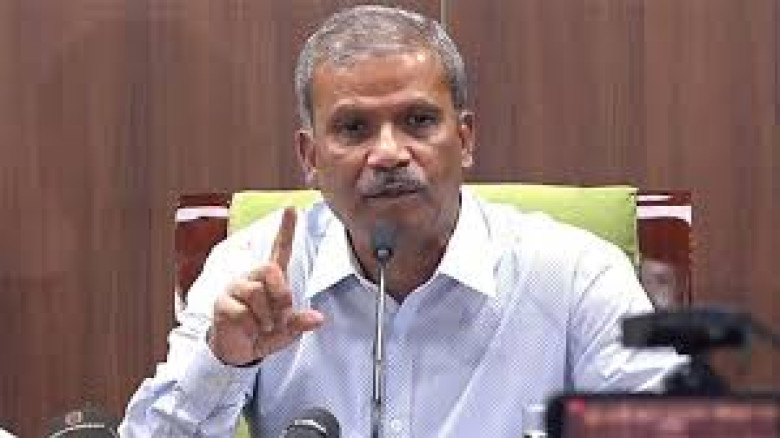 গণভোট নিয়ে সিদ্ধান্ত নেবেন প্রধান উপদেষ্টা: আসিফ নজরুল