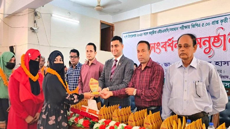 শার্শায় এইচএসসি ও সমমানের পরীক্ষায় জিপিএ-৫ অর্জনকারী ৫৯ কৃতী শিক্ষার্থীর সংবর্ধনা
