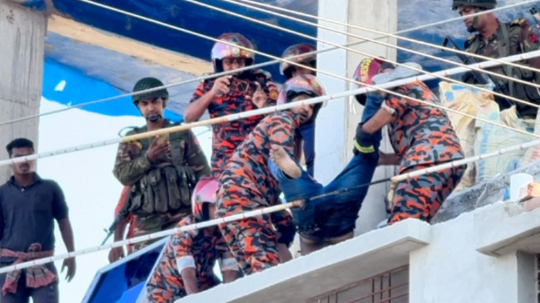 কেশবপুরে থাই গ্লাস লাগাতে গিয়ে বিদ্যুতের তারে প্রাণ গেল মিস্ত্রীর