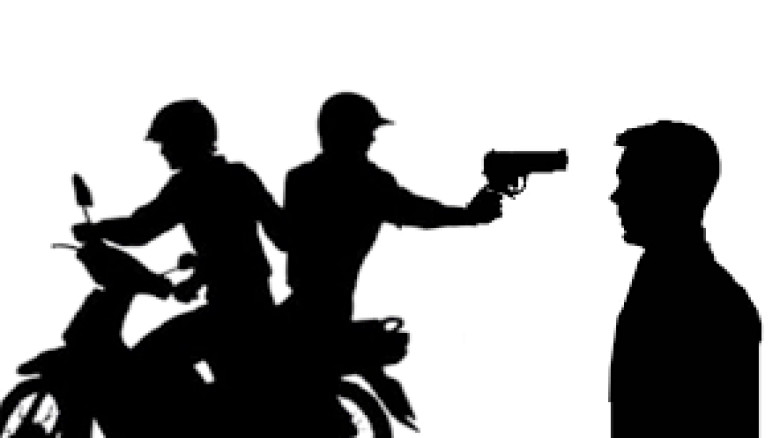 যুবককে ফাঁদে ফেলে টাকা, স্বর্ণ, মোবাইল ও মোটরসাইকেল ছিনিয়ে নেয়ার ঘটনায় থানায় মামলা