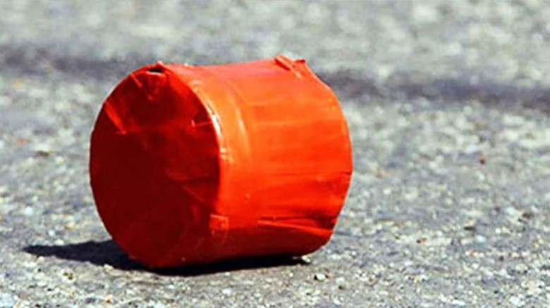 যশোরে পার্টসের দোকান থেকে ককটেল উদ্ধার, মালিক লাপাত্তা