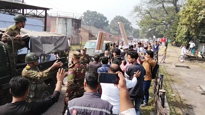 দর্শনায় কেরু শ্রমিক-কর্মচারী ইউনিয়নের নির্বাচনের ...