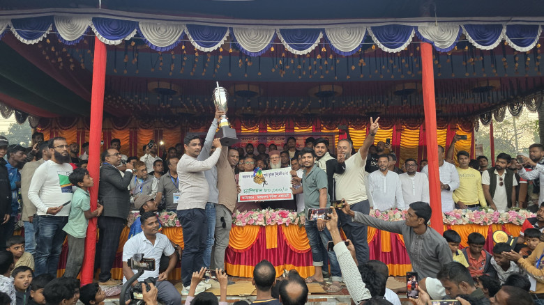 'আরাফাত রহমান কোকো স্মৃতি ফুটবল টুর্নামেন্ট' ঝিনাই...