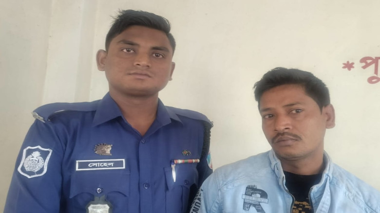 যশোরে প্রতারক চক্রের সদস্য আটক