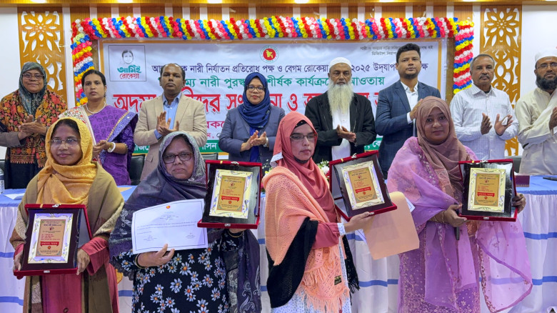 কেশবপুরে চার নারী পেলেন ‘অদম্য নারী পুরস্কার’...