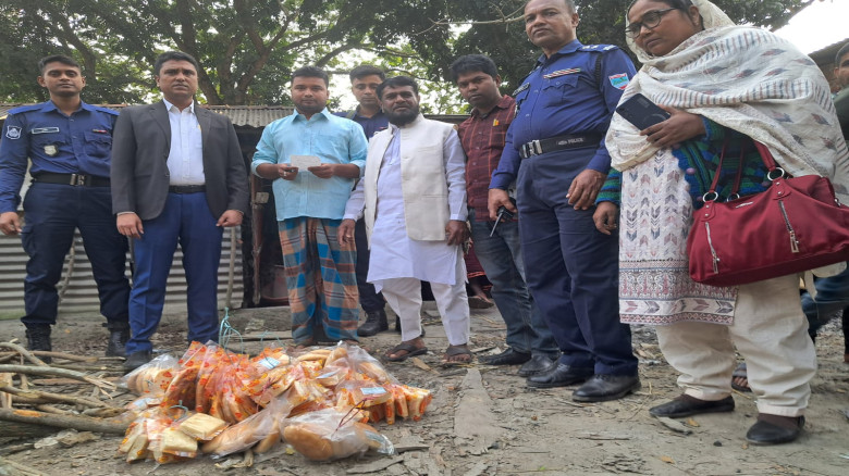 বাঘারপাড়ায় অভিযান চালিয়ে তিনটি প্রতিষ্ঠানকে লাখ টা...