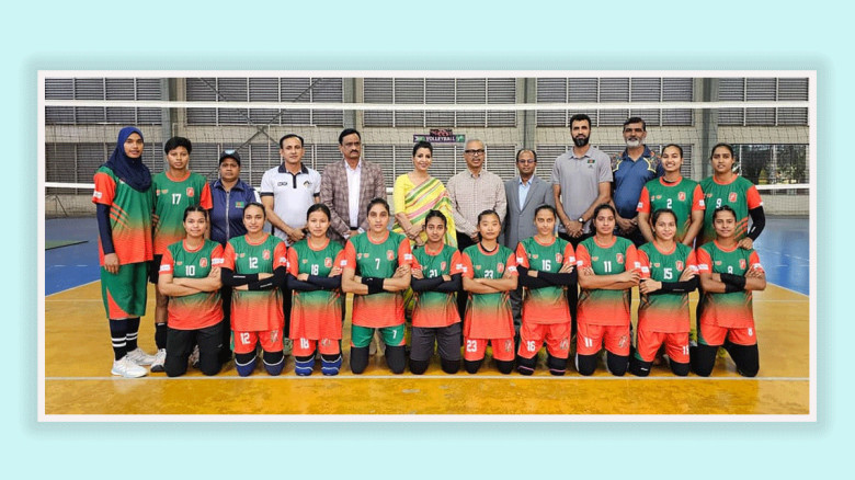 ইতিহাসের সামনে বাংলাদেশের মেয়েরা: প্রথমবারের মতো আন্তর্জাতিক ভলিবলে লাল-সবুজ দল