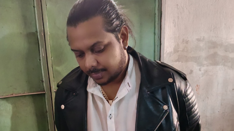 পিস্তল ও বিস্ফোরকসহ হাদি হত্যার সহযোগী হিমন গ্রেপ্তার