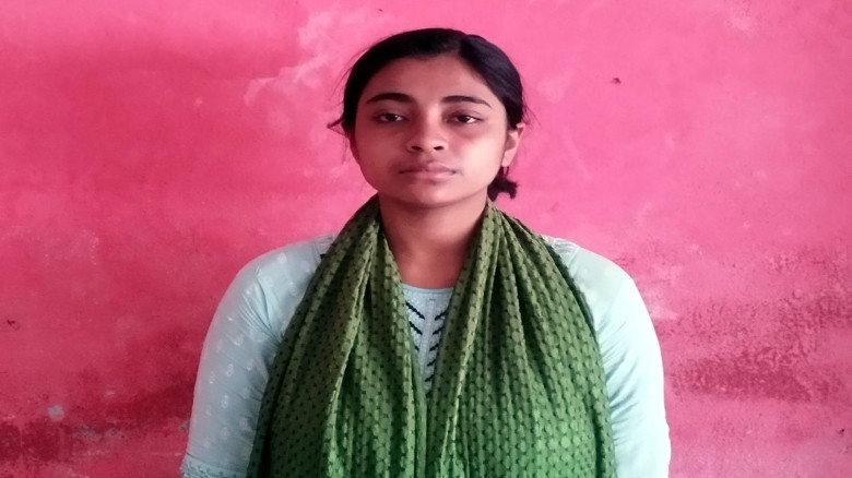 কেশবপুরে পাপড় বিক্রেতার মেয়ের মেডিকেলে পড়া অনিশ্চিত