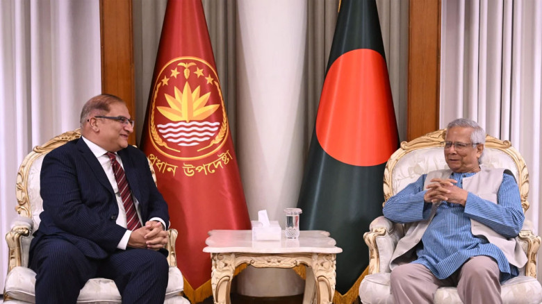 প্রধান উপদেষ্টার সঙ্গে পাক হাইকমিশনারের বৈঠক