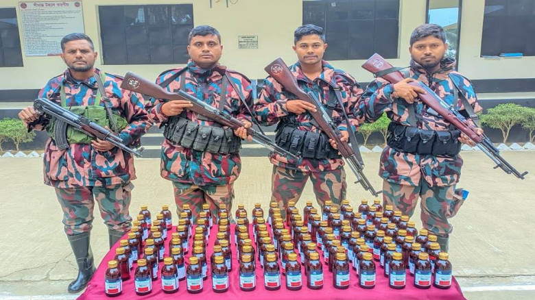 সীমান্তে বিজিবির তৎপরতা: দুই লক্ষাধিক টাকার চোরাচালান পণ্য উদ্ধার