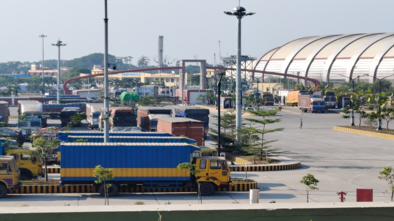 মন্দা কাটিয়ে ছন্দে ফিরছে বেনাপোল,রেকর্ড ভেঙে ঘুরে দাঁড়ানোর ইঙ্গিত