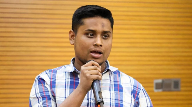 ফেসবুক প্রোফাইল হারালেন হাসনাত আবদুল্লাহ