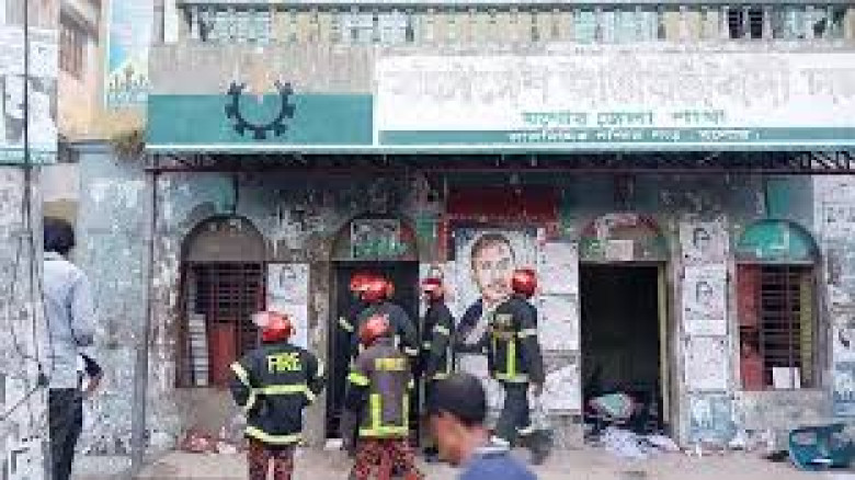 বিএনপির অফিস পোড়ানো মামলায় টাক মিলনকে জেলগেটে জিজ্ঞাসাবাদের আদেশ