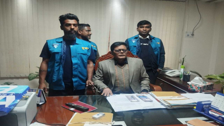 ঘুষের টাকাসহ যশোর জেলার প্রাথমিক শিক্ষা অফিসার আটক