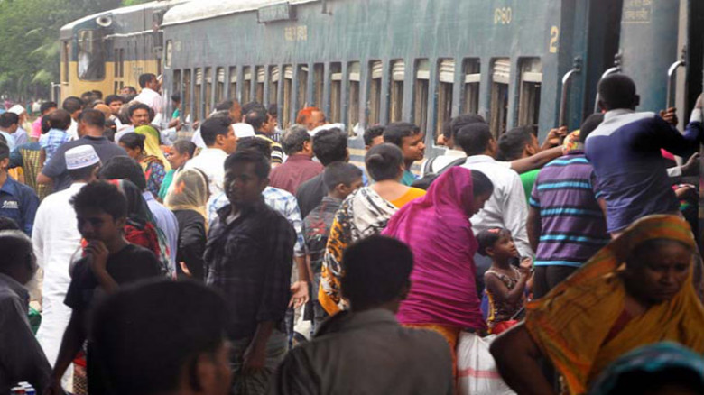 সরকারি ট্রেন থেকে বেসরকারি বেতনা কমিউটার ট্রেন