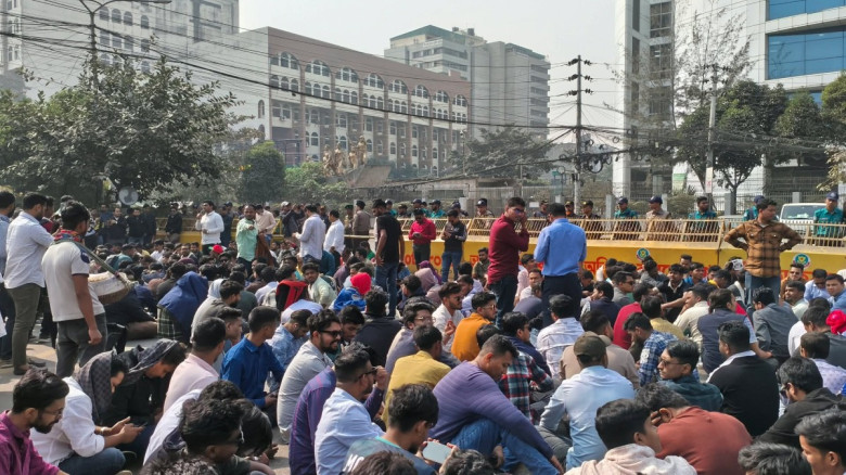 ইসির সামনে দ্বিতীয় দিনের অবস্থান কর্মসূচি শুরু করলো ছাত্রদল