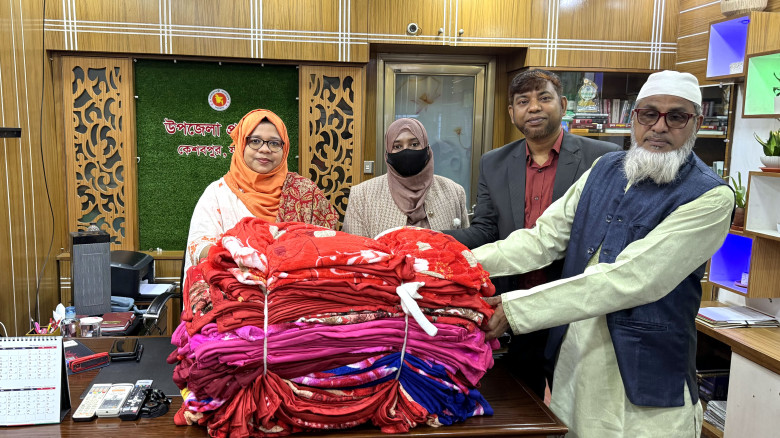 কেশবপুরে ২৪০ দরিদ্র শিক্ষার্থী পেল শীতবস্ত্র