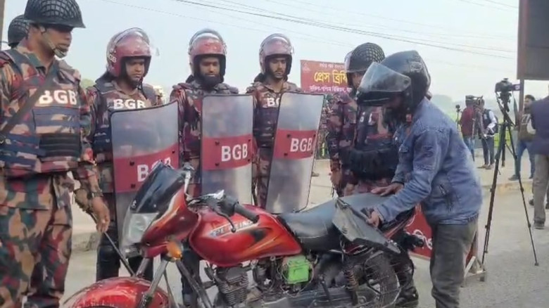 ভোটের মাঠে নিরাপত্তায় ১৮ জেলায় ১৮৩ প্লাটুন বিজিবি মোতায়েন