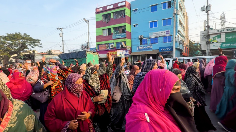 চৌগাছায় জামায়াতের নারী কর্মীদের ওপর বিএনপি’র হামলা...