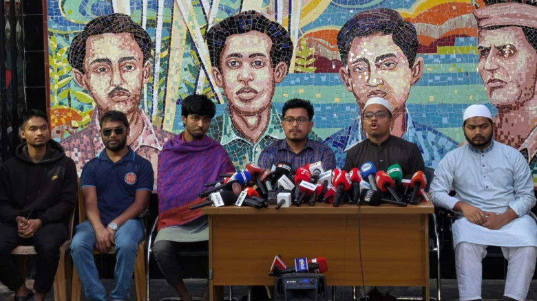 স্বাভাবিক ছন্দে মোবাইল ও ইন্টারনেট ব্যাংকিং সেবা