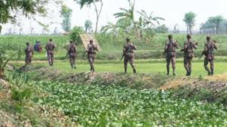 স্বাভাবিক ছন্দে মোবাইল ও ইন্টারনেট ব্যাংকিং সেবা