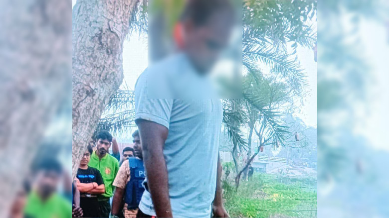 যশোরে পৈতৃক জমি ফিরে পেতে মিমির আর্তনাদ