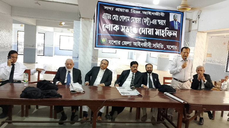 যশোরে পচাবাসী খাবার অস্বাস্থ্যকর পরিবেশ থাকায় ক্যাফে নূর হোটেল কে লাখ টাকা জরিমানা