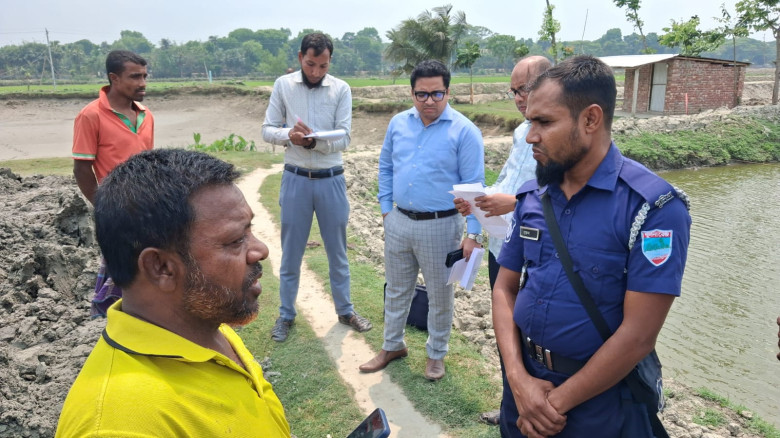 ছবির ক্যাপশন: 