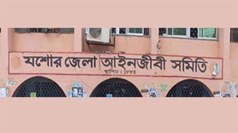 পচা-বাসি খাবার রাখা দায়ে নাজমা হোটেল এন্ড রেস্টুরেন্টকে ১ লাখ টাকা জরিমানা