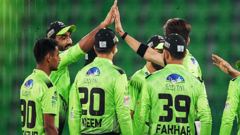 পিএসএলে করাচির জয়, বল হাতে উজ্জ্বল মোস্তাফিজ