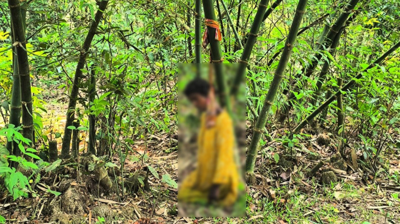 পায়ে হেঁটে পুরো বাংলাদেশ ভ্রমণে কক্সবাজারের সাদিয়া সুলতানা এখন যশোরে